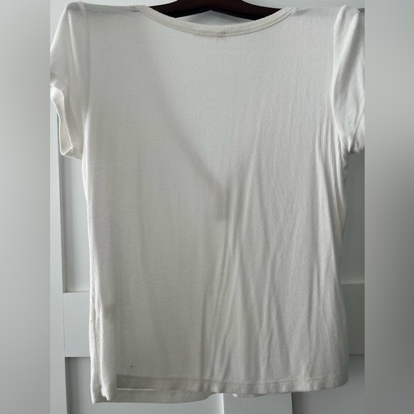 Love stitch ribbed fitted v-neck tee size Large - Picture 4 of 4